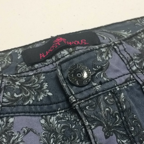 Almost Famous Skinny Pants - Picture 2 of 4